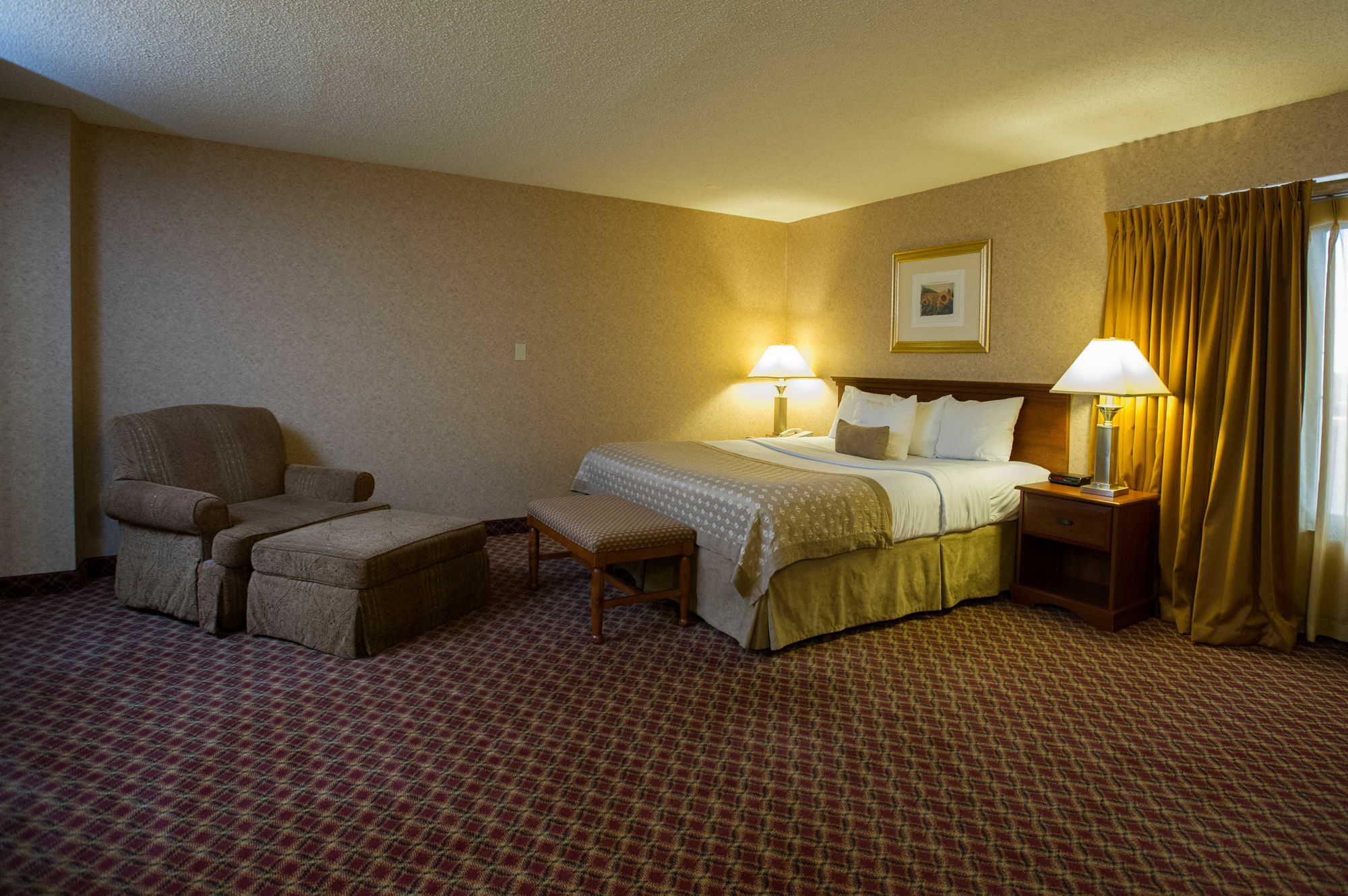 Ramada By Wyndham Topeka Downtown Hotel & Convention Center Eksteriør billede